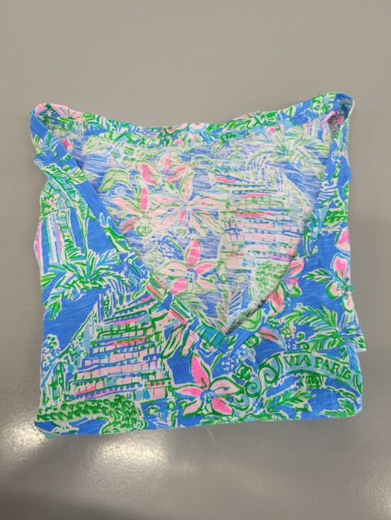 Lilly Pulitzer Tops - LILLY PULITZER T-SHIRT V Neckline Sz L Beach Island